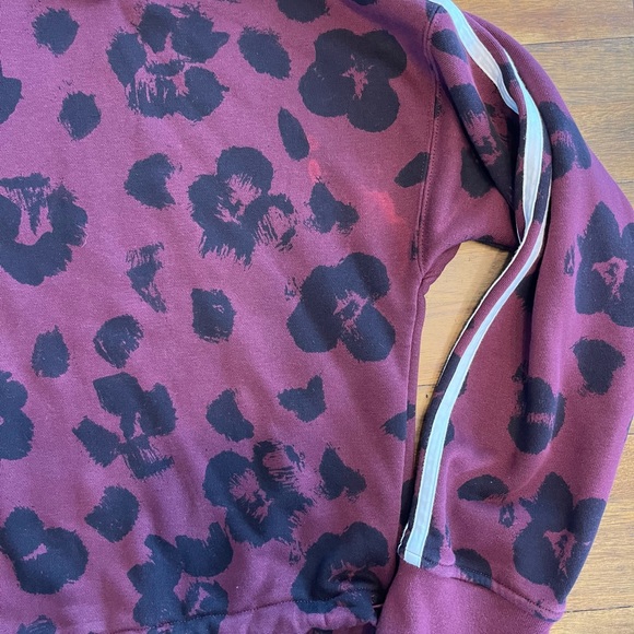 ADIDAS Burgundy Crop Leopard Sweatshirt Top Women’s L - Picture 6 of 7